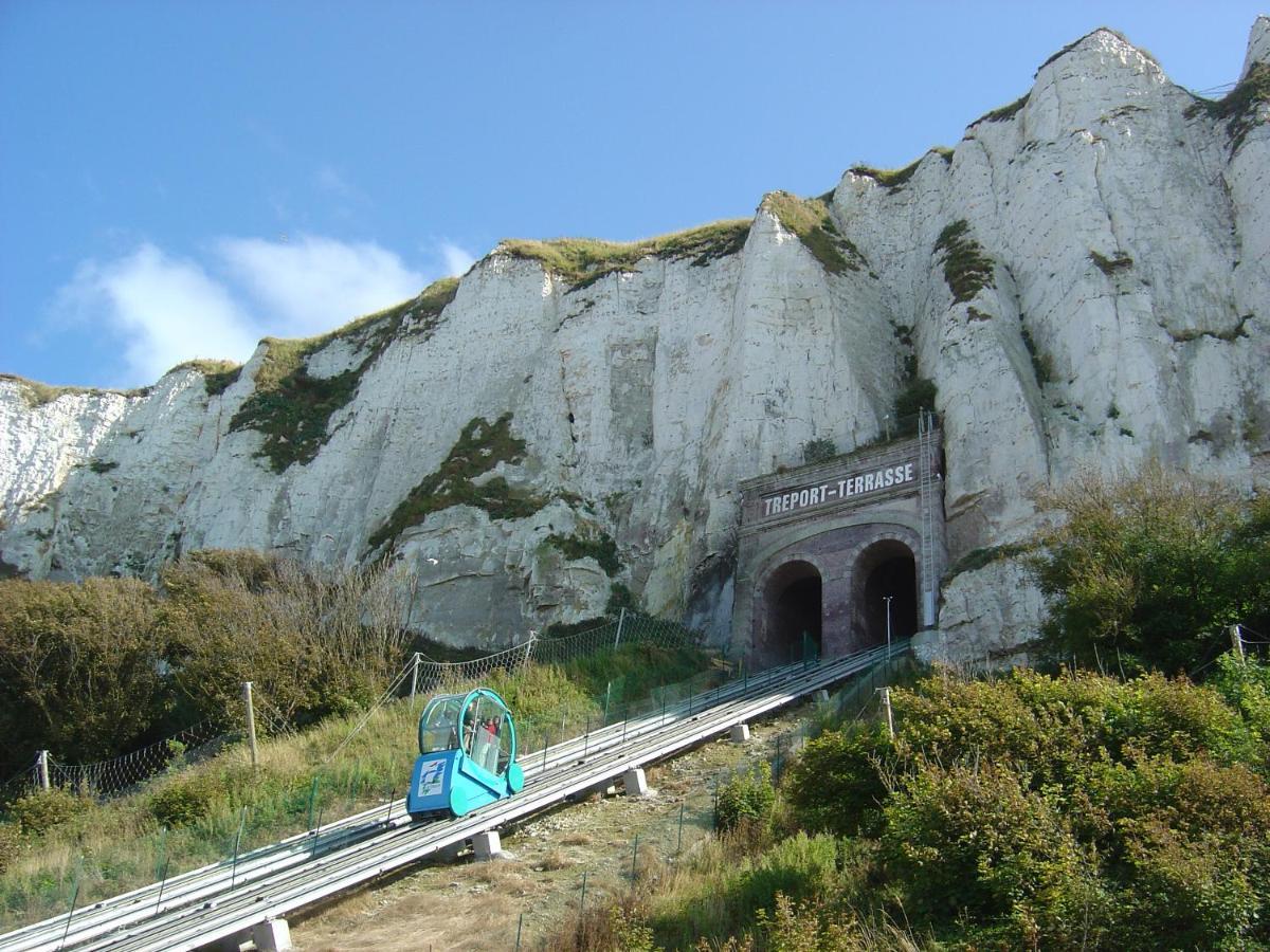 Appart En 1Er Etage A 120M De La Mer Le Treport Exterior photo